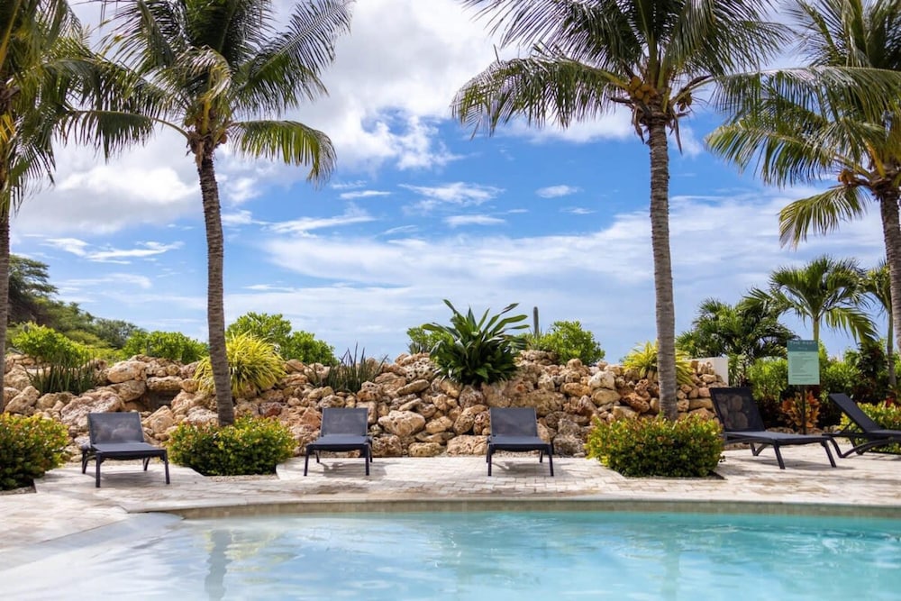 NEW Casa Luna Luxury Apartment at Blue Bay
