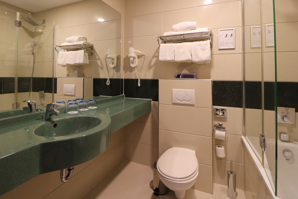 XO Hotels Blue Square 29