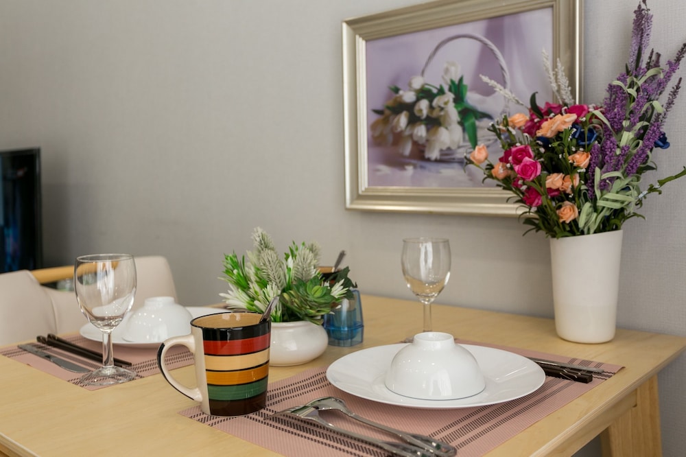 Jennifer House - Millenium Apartment