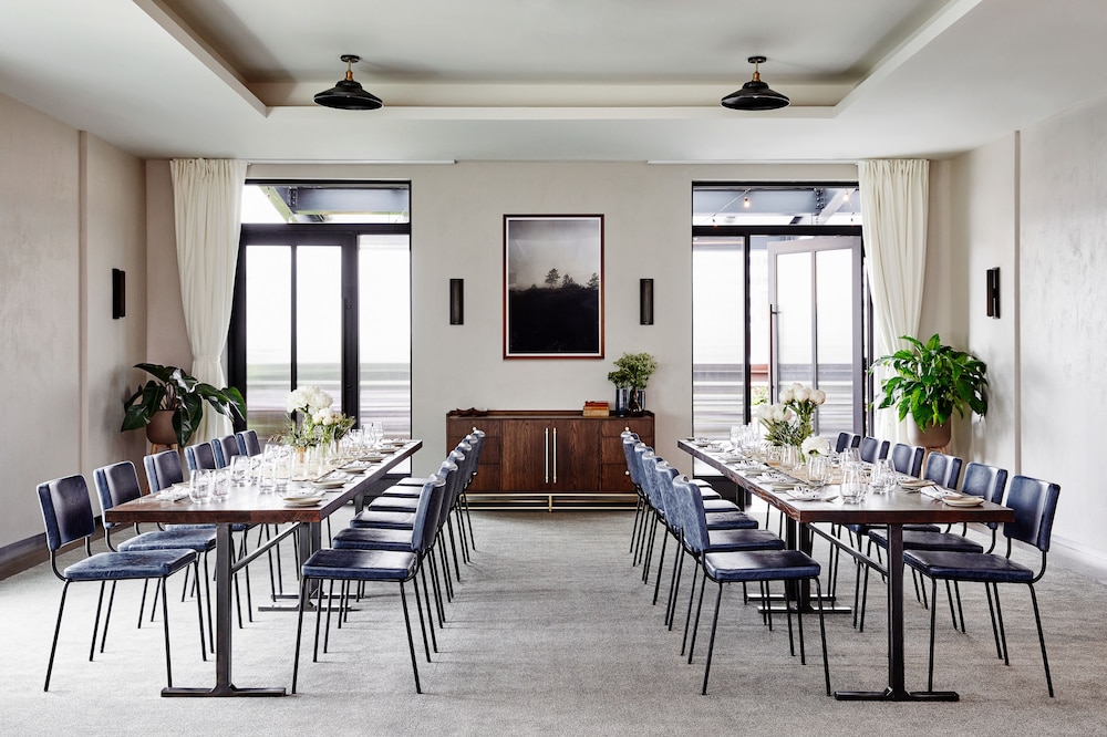 Hartford Vacations - The Blake Hotel - Property Image 10