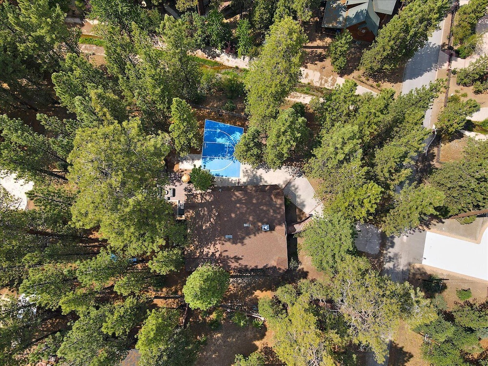 Summit Lodge 2