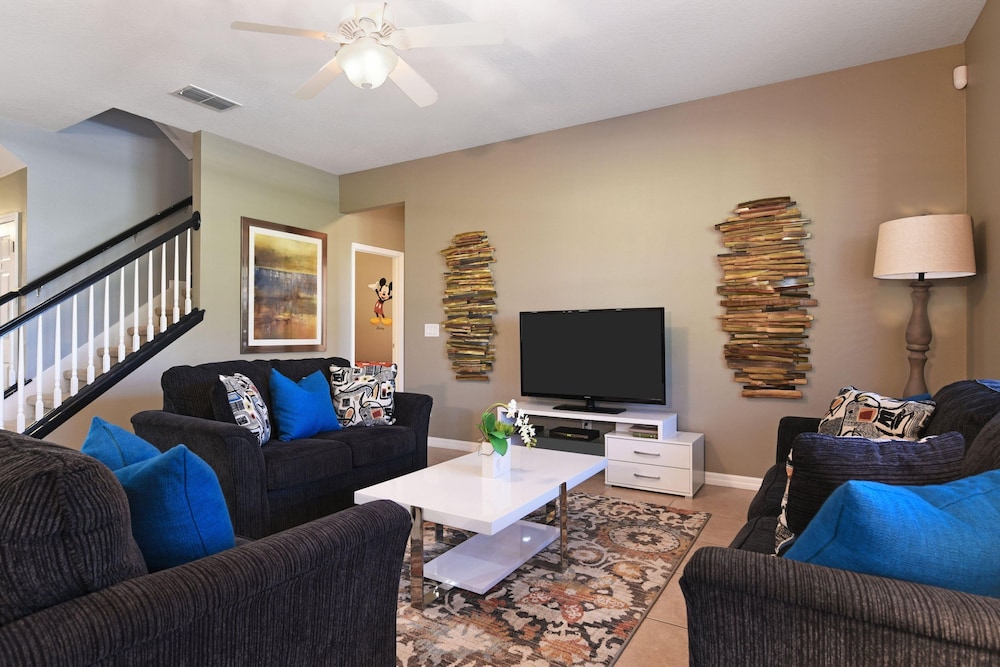 Lux Villa w Pool Spa Games - Near Disney