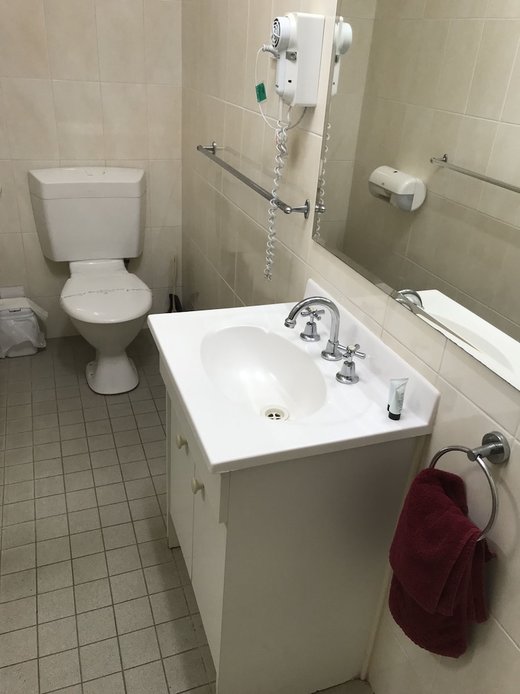 Travelway Motel
