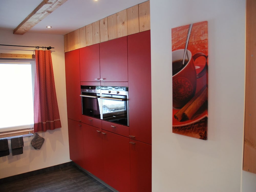 Chalet Innerkrems: Experience Pure Austria at 1,600 Meters Altitude view 3
