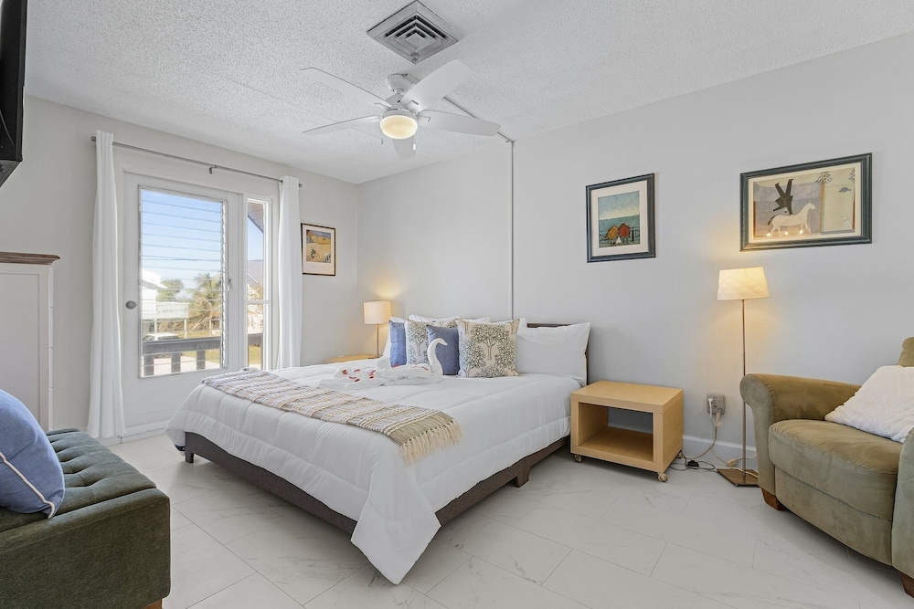 21591 Waterfront Duplex With Pool And Spa 2 Bedroom Condo