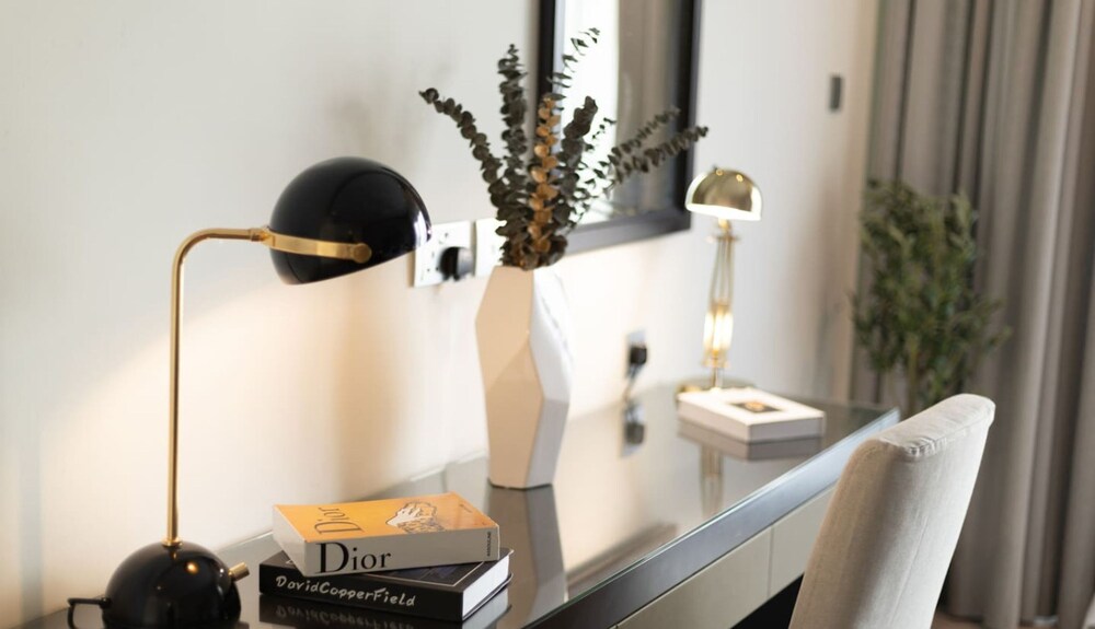 Lux 1BR Business Bay Close to Top Attractions