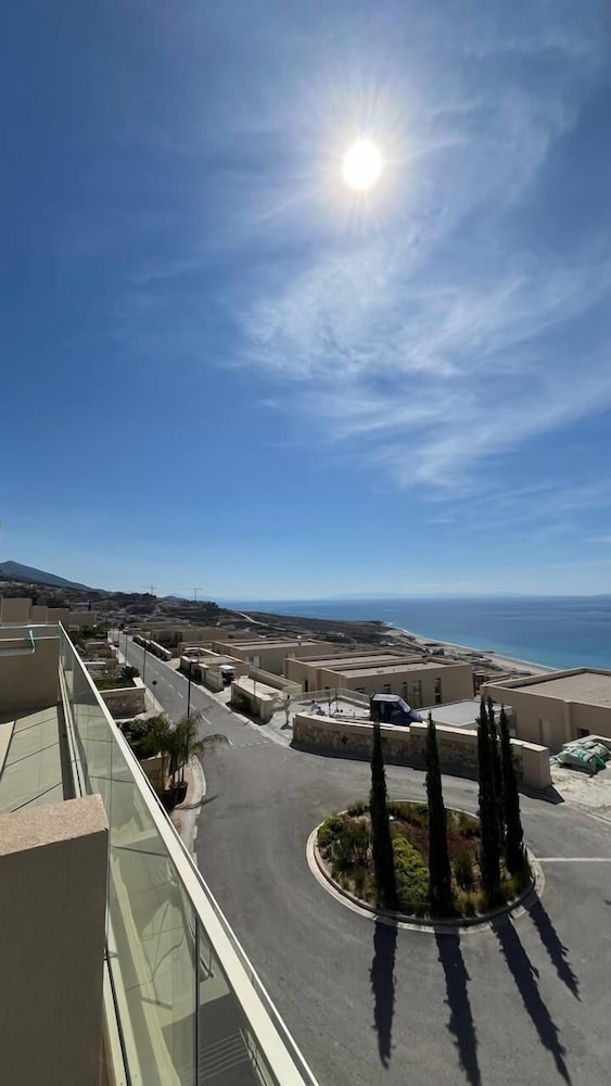 Whisky Green Coast Hotel & Apartments