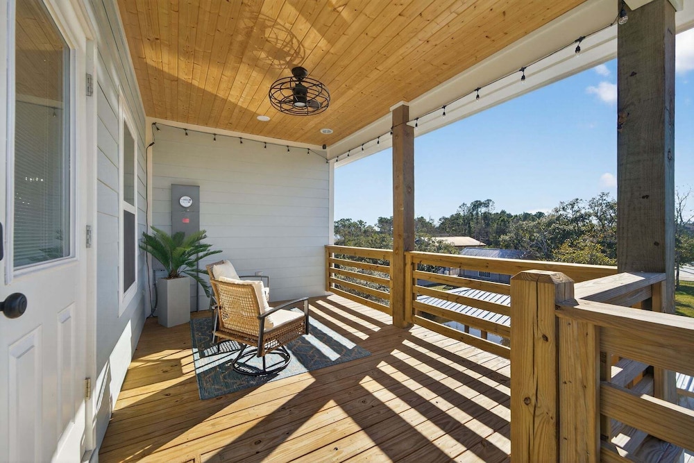 Bayou Bay Breeze 4 Bedroom Home