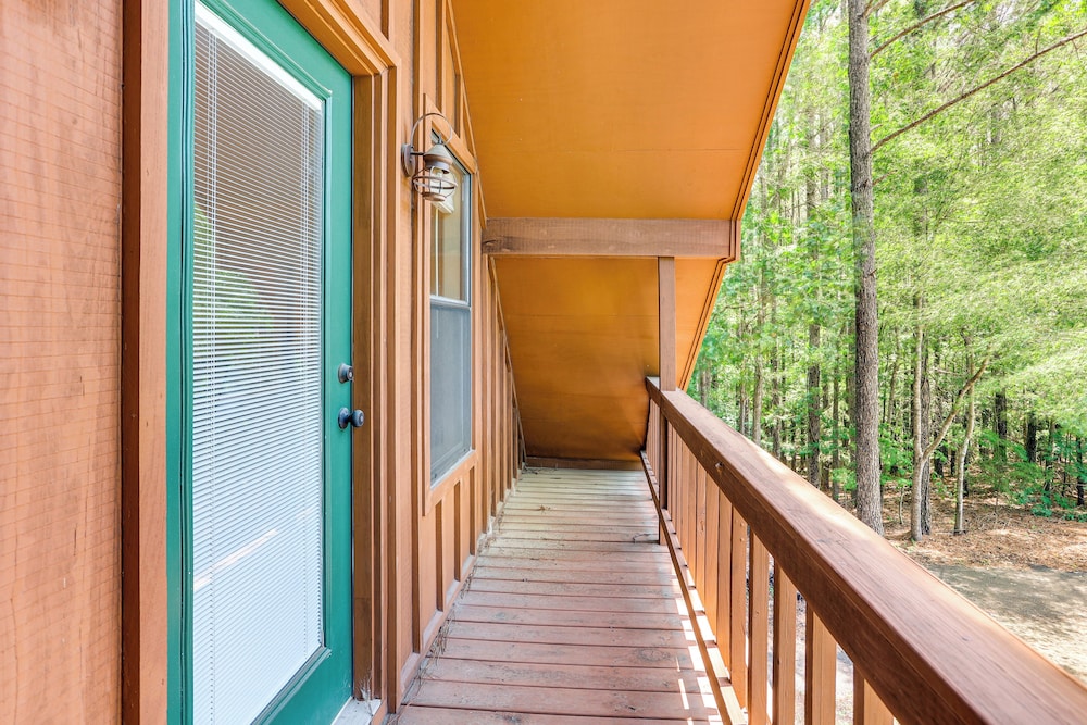 Pickwick Lake Cabin w/ Private Marina Access