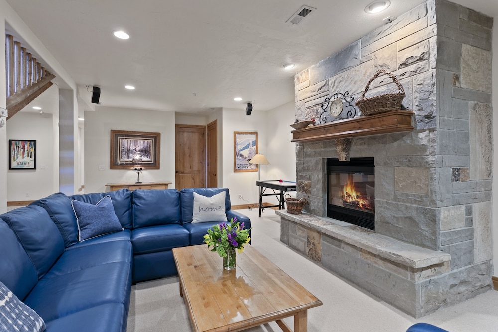 Bellemont Home at Deer Valley Resort - 6 Bedroom Home with Hot Tub #8 6 Home