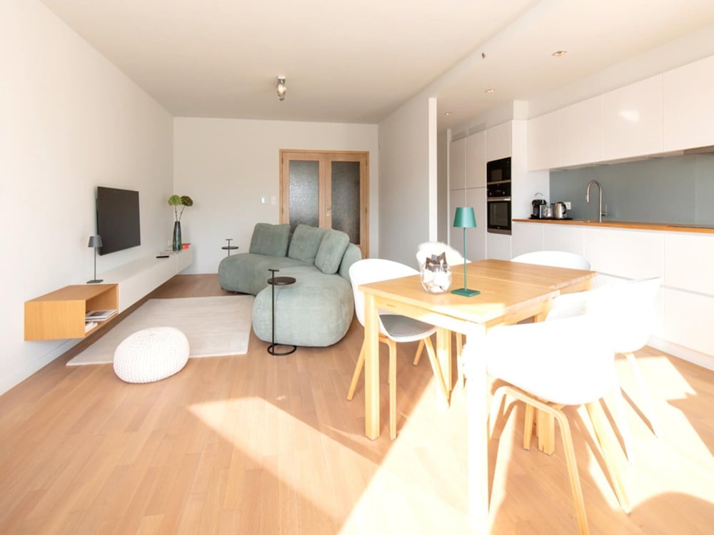 Apartment With a View of the Marina