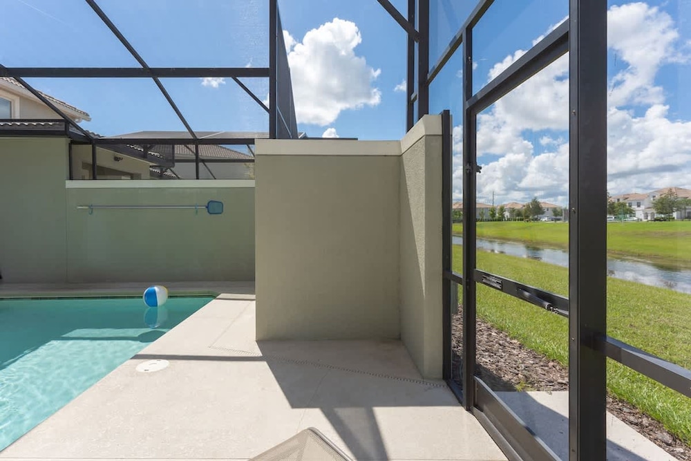Amazing Resort Near Disney 4BR Townhome