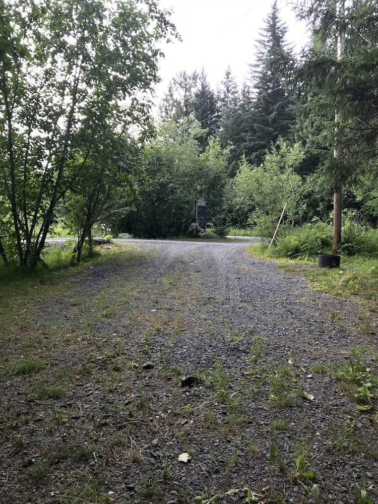 Twin Peaks Lodge and RV Park