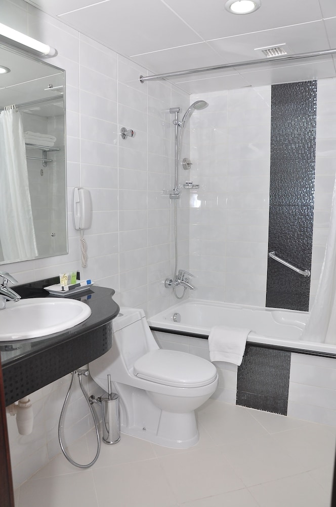 Abu Dhabi Vacations - Phoenix Plaza Hotel Apartments - Property Image 11