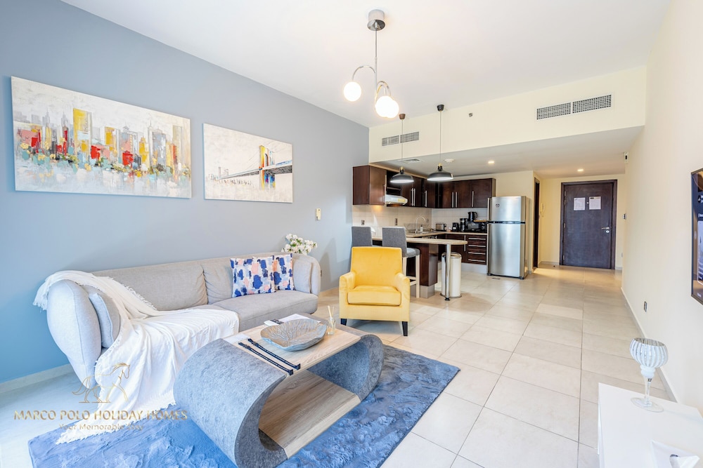 Marco Polo - Striking Lake Views at JLT | 1 BR | 2 Balconies