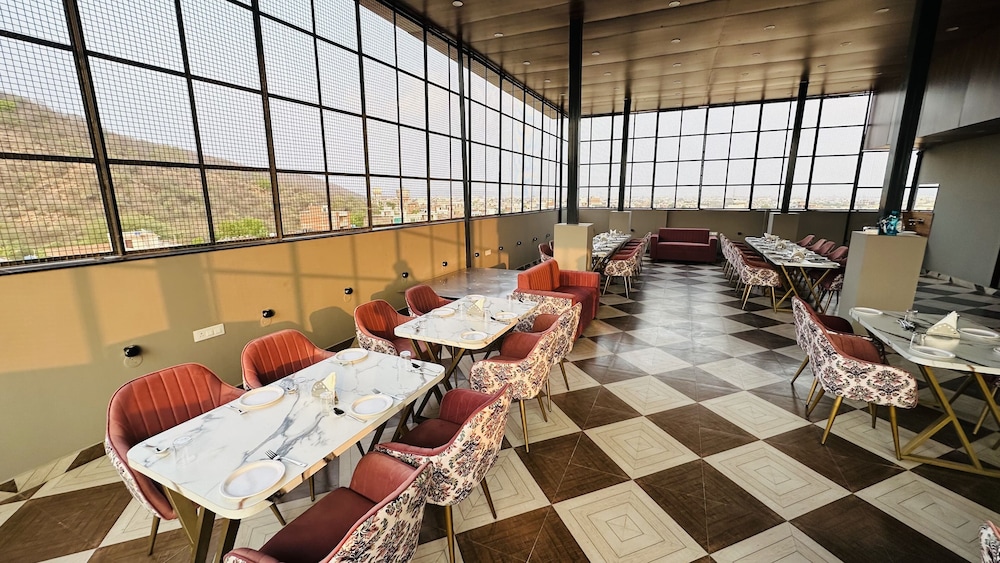 Aanchal Palace Hotel