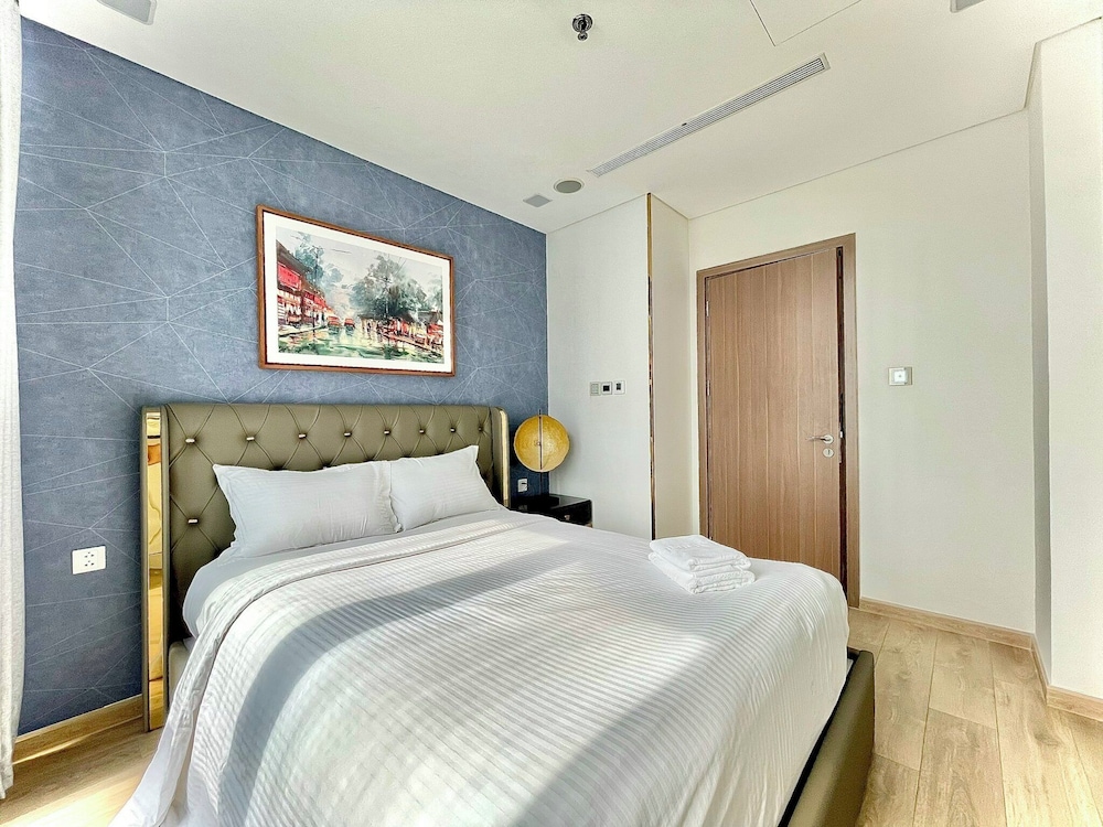 Somi Luxstay Landmark 81
