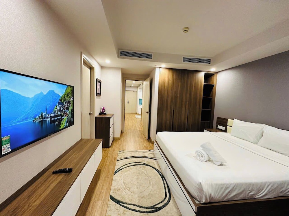 Gold Coast Balcony Serviced Apartment