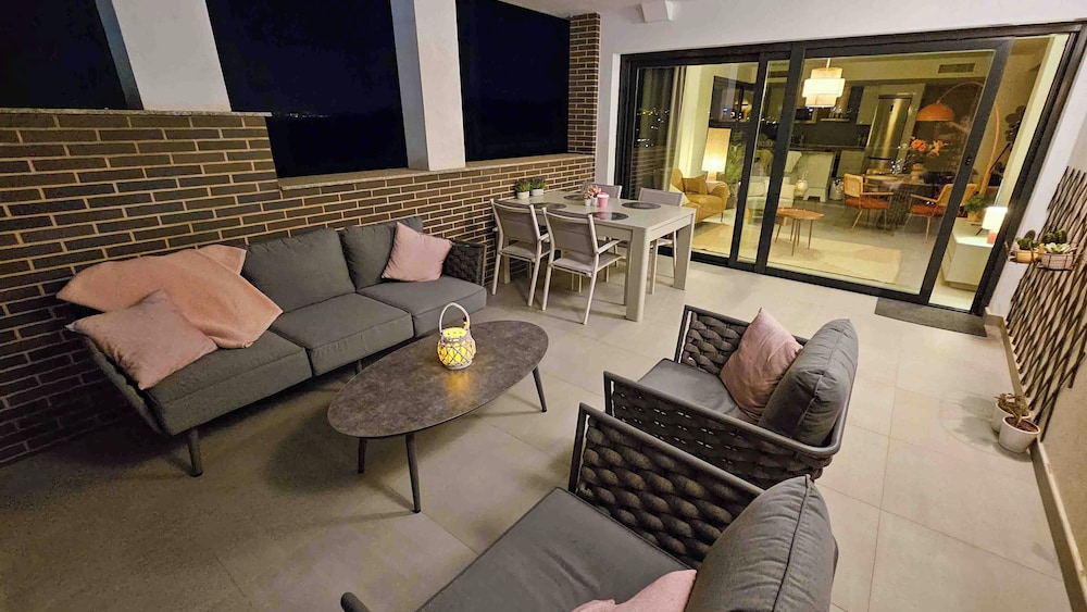 Luxury Apartment - Sea, Mountain, Golf - La Duquesa Manilva