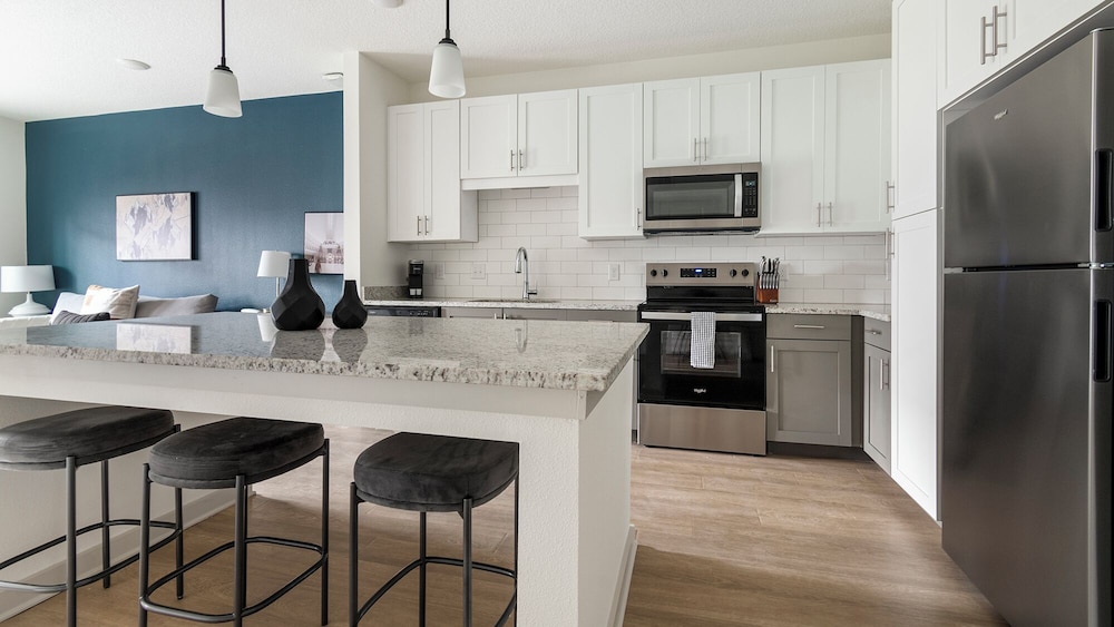 Landing Apartments Rolling Hills