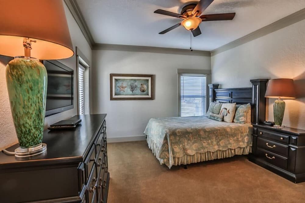 Seaclusion 9 Bedroom Holiday Home by Five Star Properties