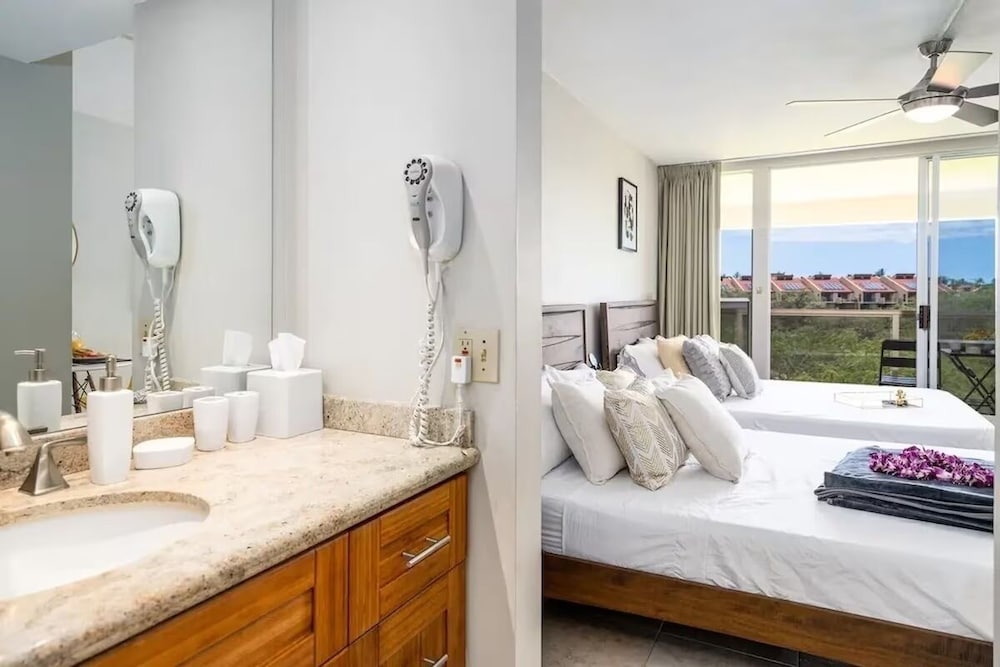 Signature Residences at Maui Banyan