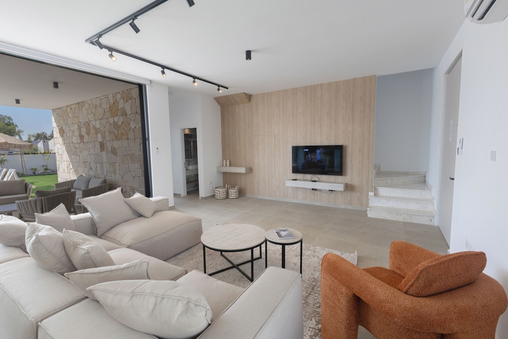 Ayia Napa Orea Villa OR2