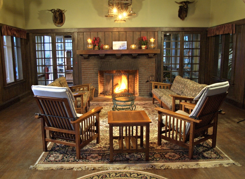 Banning House Lodge