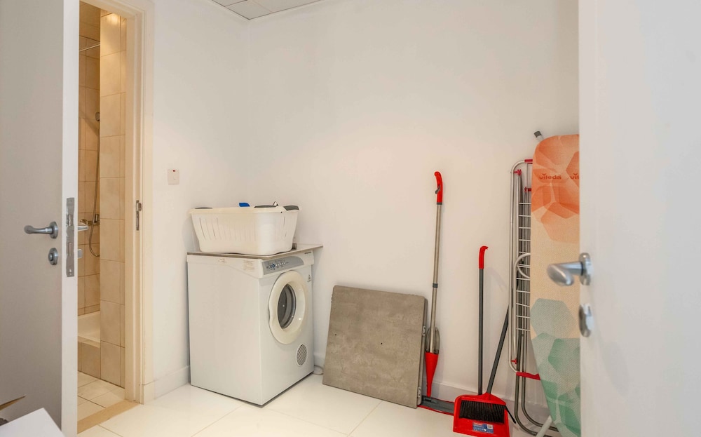 Spacious 2BR Marina Residence 4