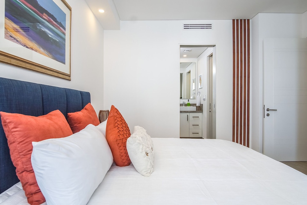 Beautiful 2 Bedroom Condominium Fully Equipped at the New Encantame Towers Verano 805
