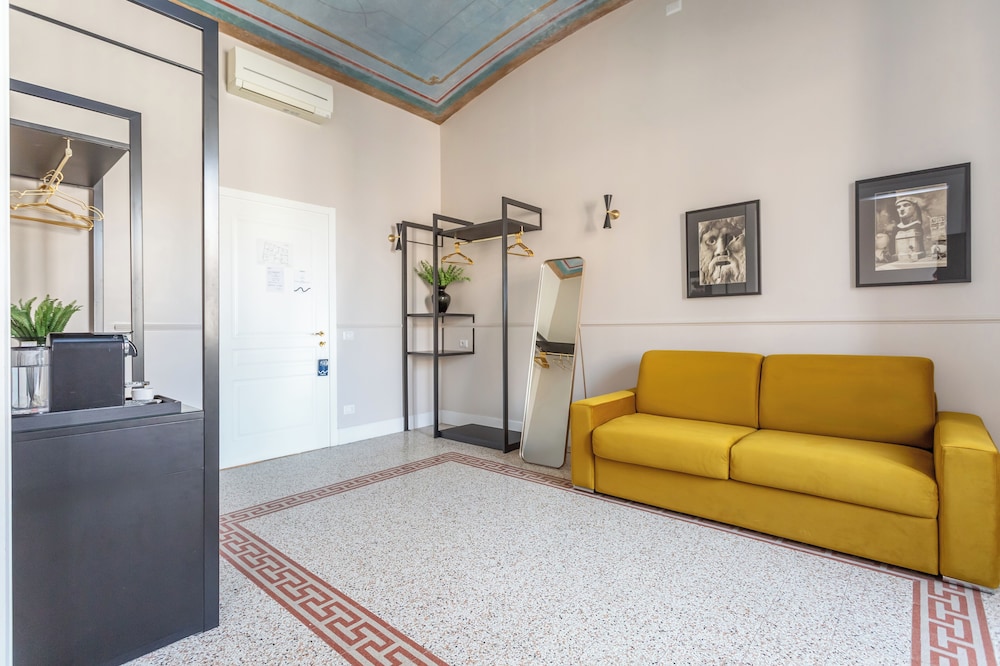 Daplace - La Mongolfiera Rooms in Navona
