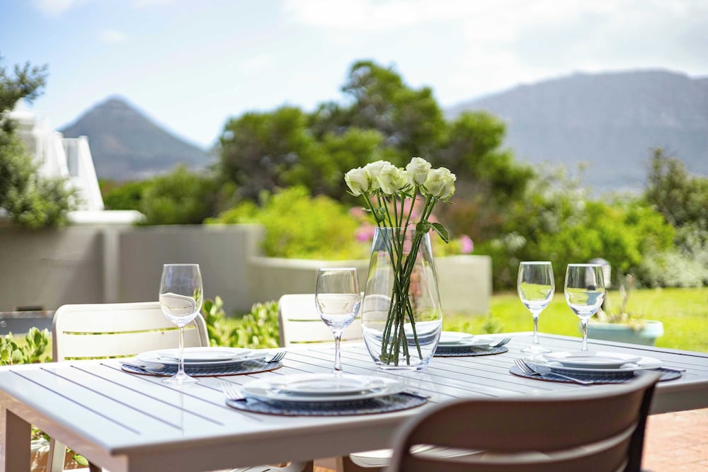 Beachfront Villa Sea Breeze ,hout Bay