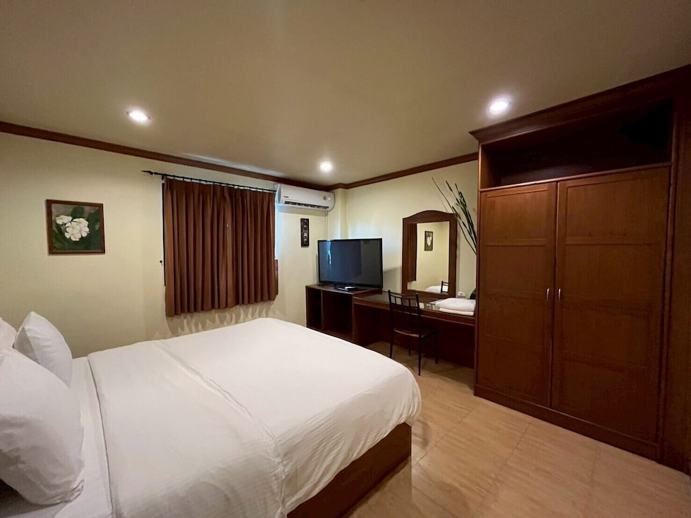 Thara Bayview Villa
