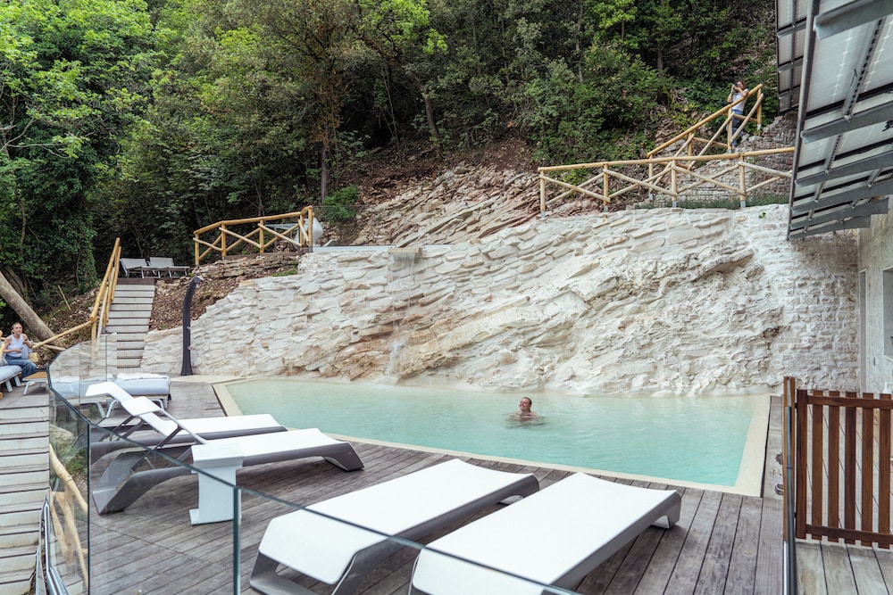 LA FORESTALE Luxury Ecolodge