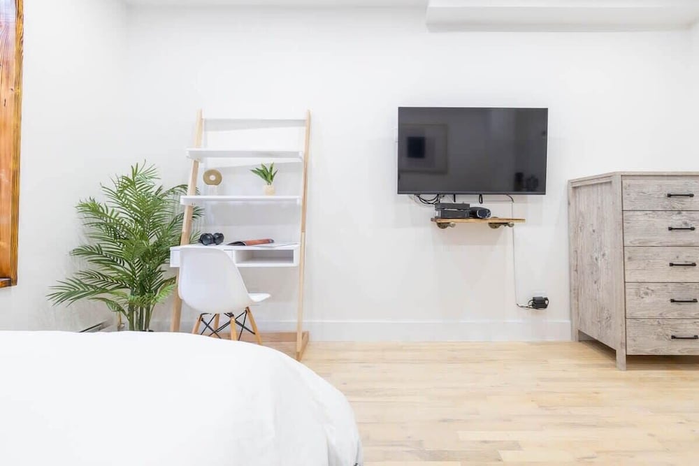 1597 New York Apt