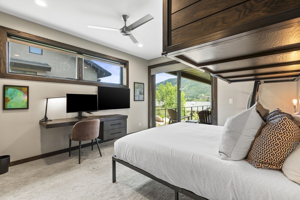 Nine Peaks 4 Bedroom Home