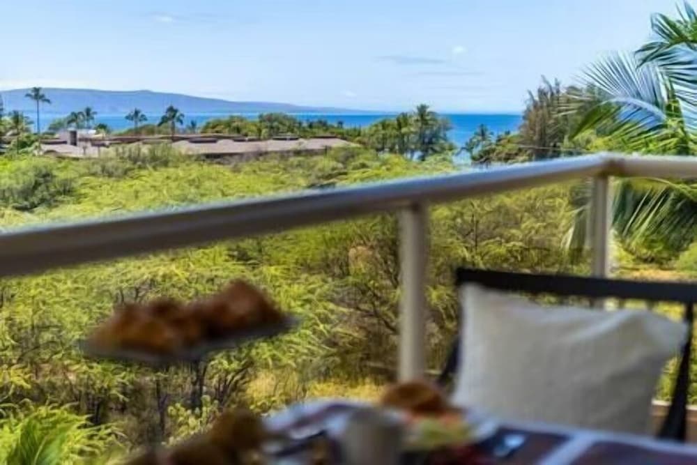 Signature Residences at Maui Banyan