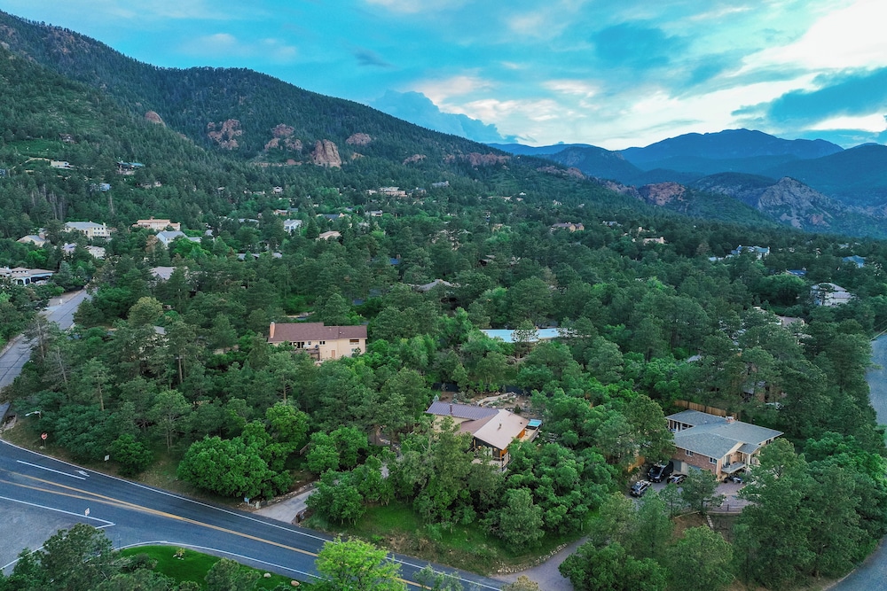 Broadmoor Bliss