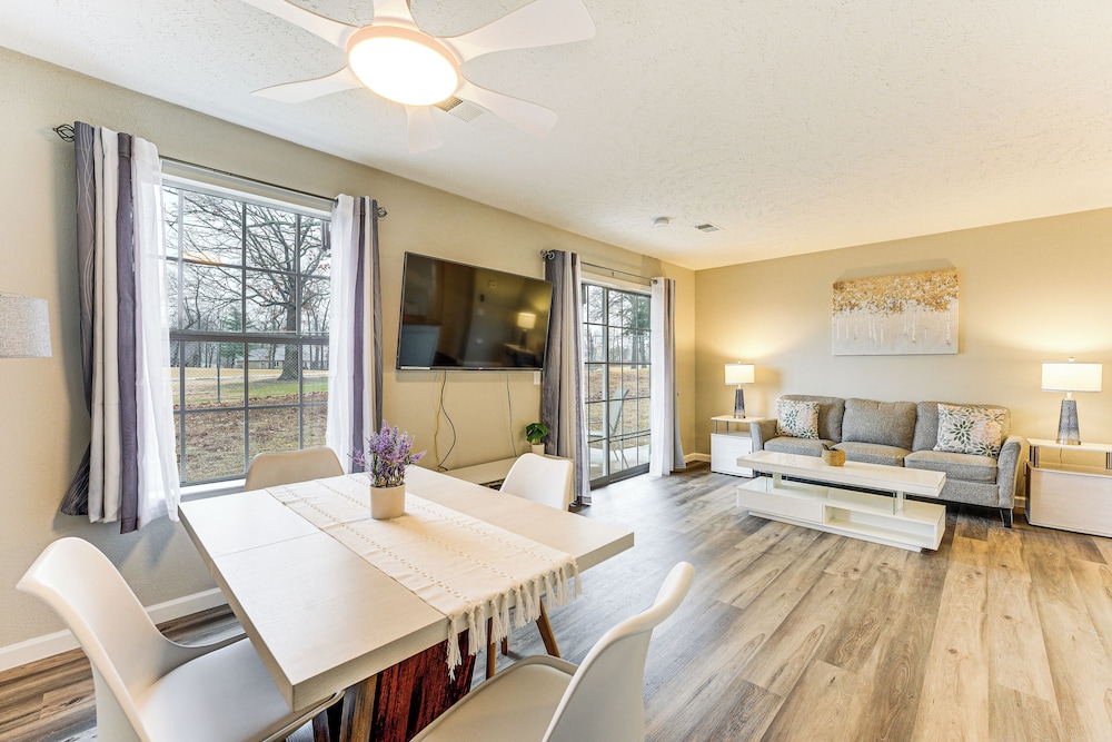 Near Attractions & Shows: Branson Updated Condo