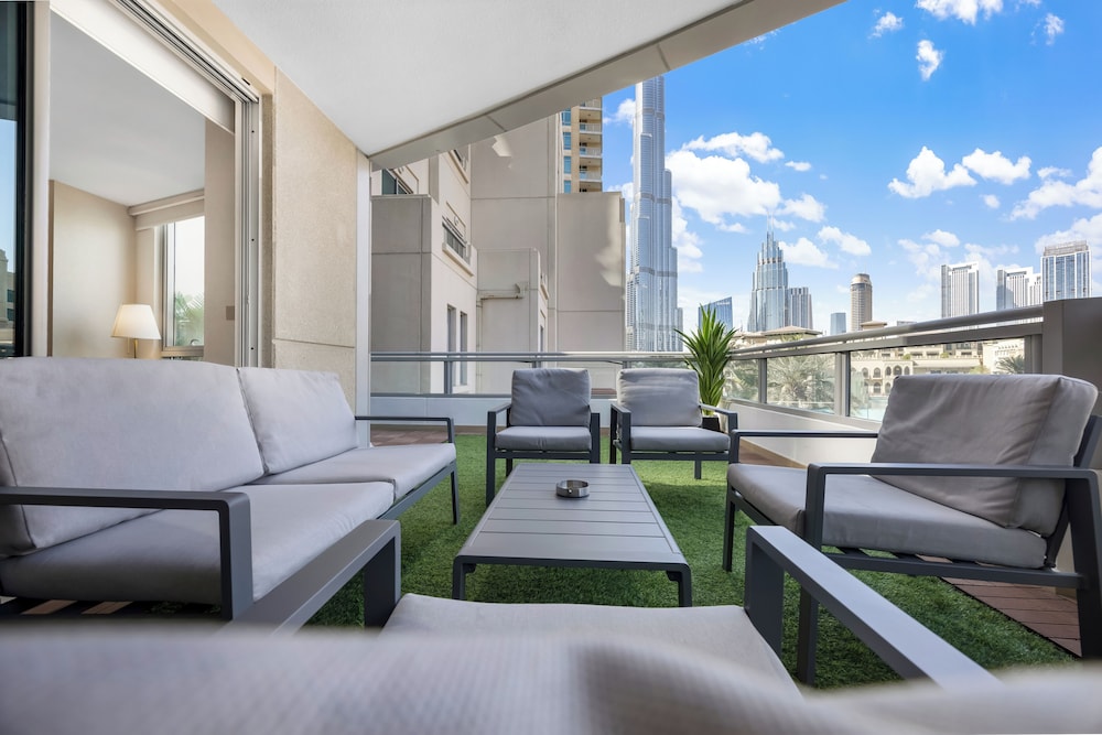 Durrani Homes - Azure 2BR with Burj Khalifa and Fountain View