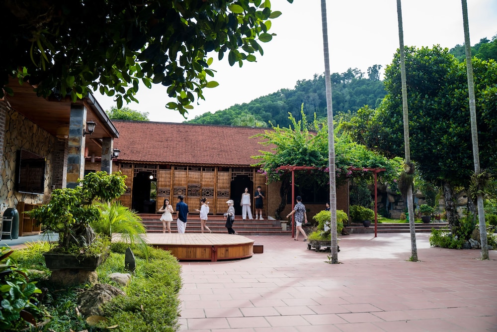 Kovie Hoa Lac Xanh Resort