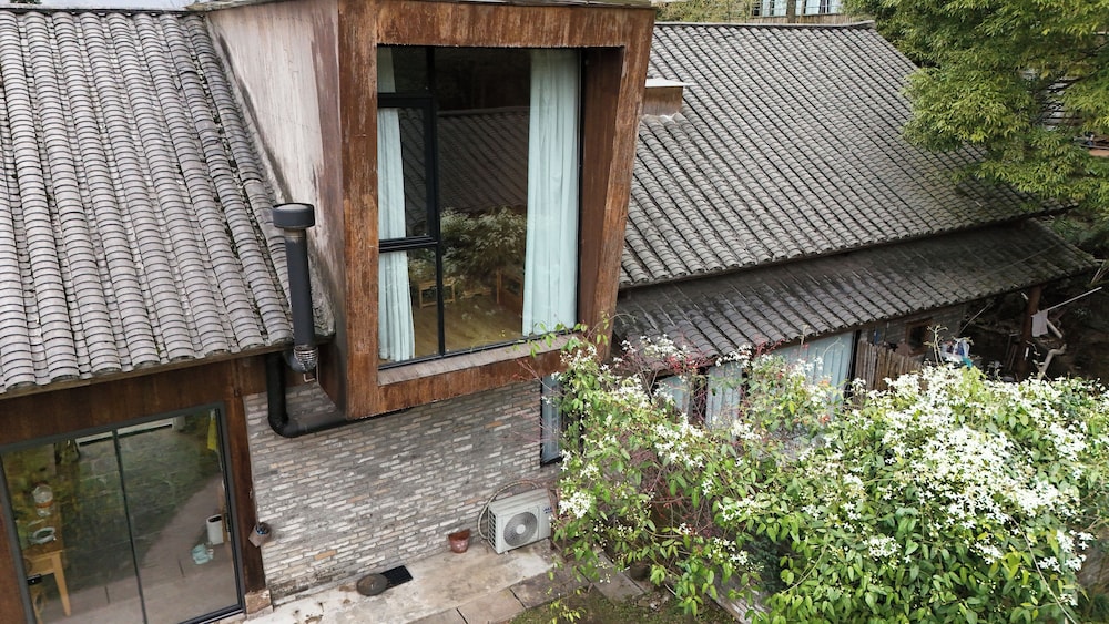 Chunqiu Banshan Leisure Resort