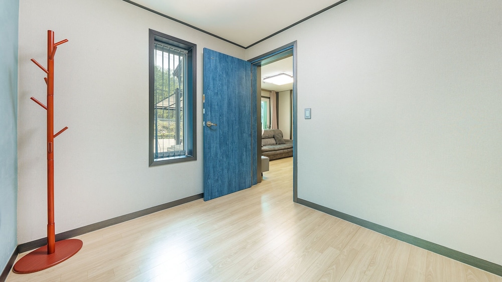 Hongcheon Pension 150