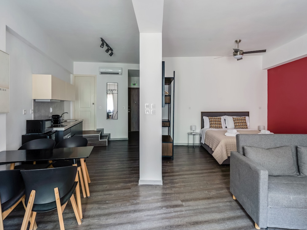 Sanders Center - Lovely Studio Apartment photo 3