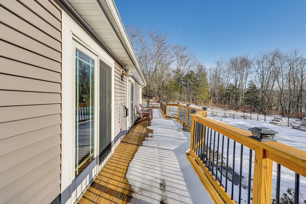 Hudson Valley Retreat w/ Pool Near Greenwood Lake