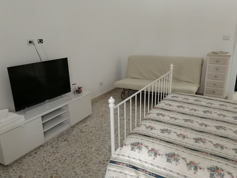 Triple Room With Private Bath 10 Min From Tiburtina Station