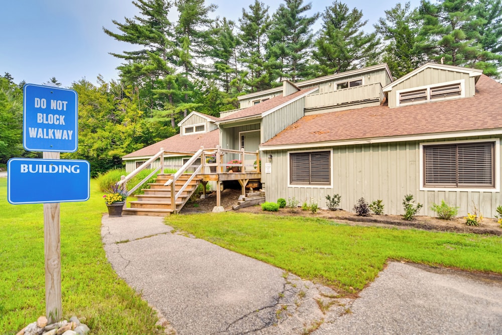 Resort Condo w/ Loft: 1 Mi to Attitash Mountain! view 2