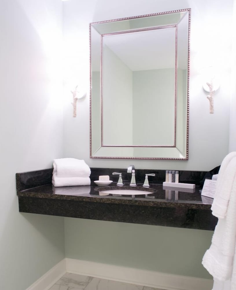 Carriage House Inn