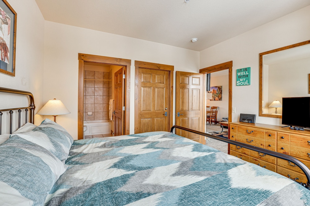 Ski-in/ski-out Granby Ranch Condo w/ Pool Access - Property Image 24