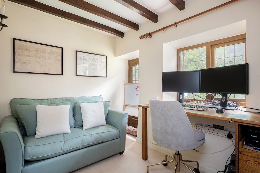 Tom Callows Gorgeous Cottage Oxfordshire